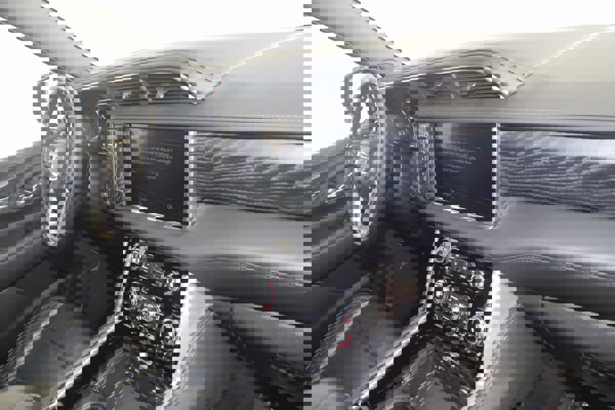 Used 2021 GMC Yukon Denali w/ Denali Premium Package image 41