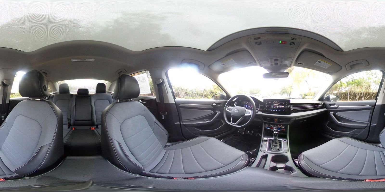 Used 2025 Volkswagen Jetta SE image 41