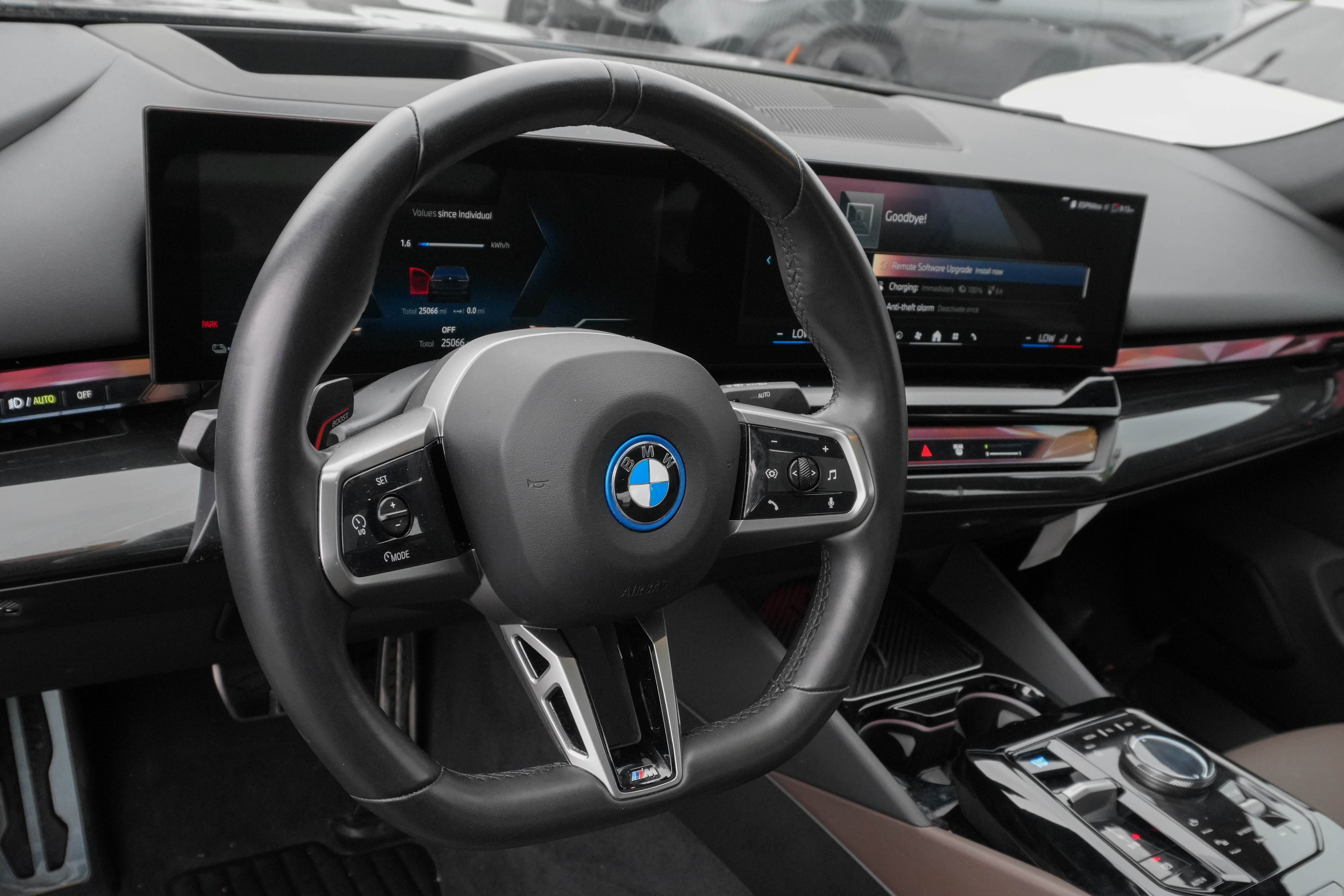 Certified 2024 BMW i5 eDrive40i w/ M Sport Package RWD image 9