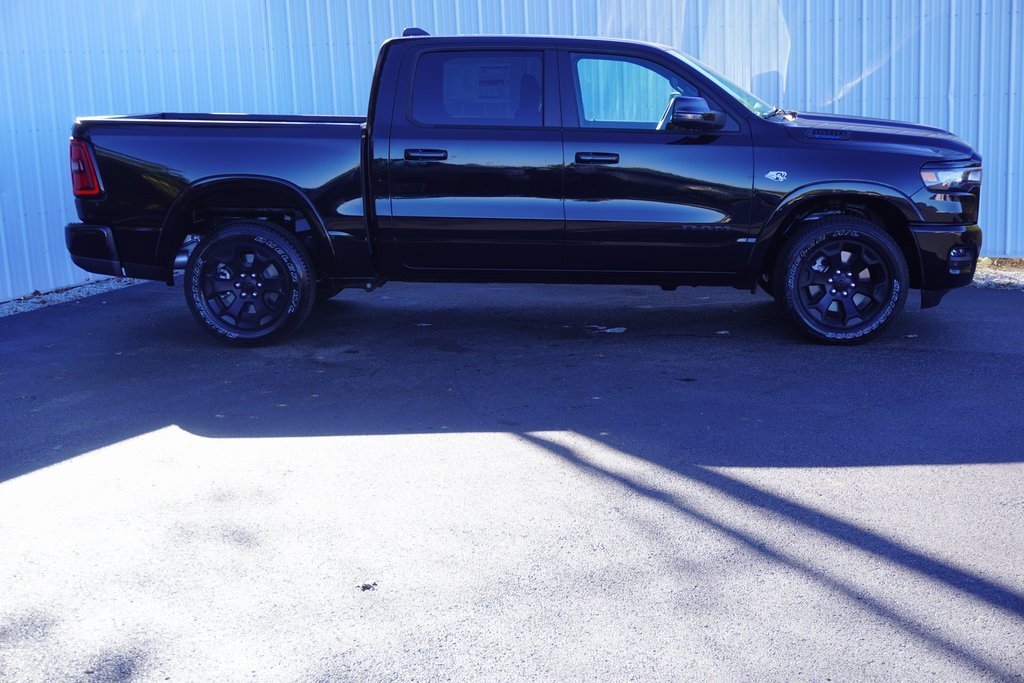 New 2026 RAM 1500 4x4 Crew Cab video 2