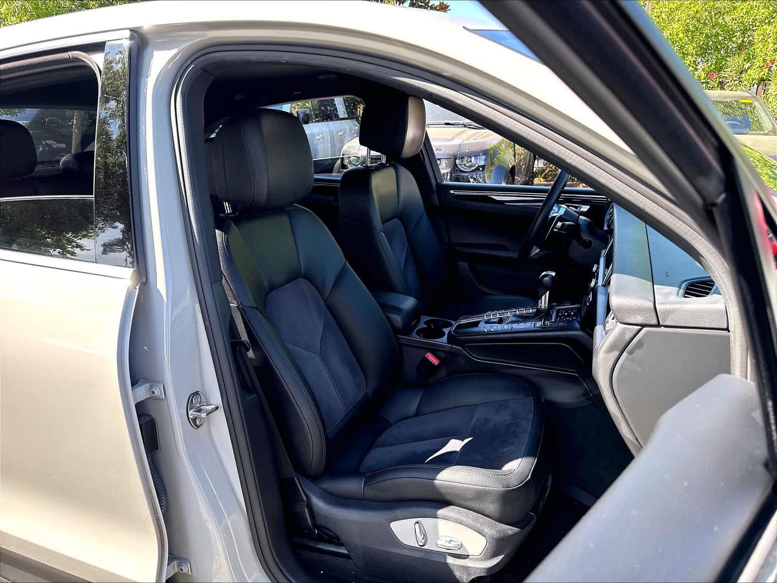 Used 2020 Porsche Macan AWD/4WD image 10