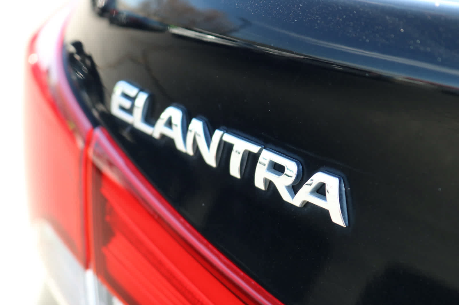 Used 2014 Hyundai Elantra Limited FWD image 9