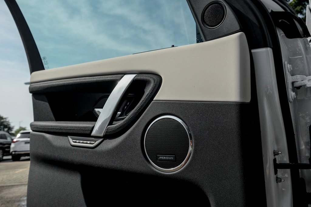 New 2025 Land Rover Discovery Sport S image 11