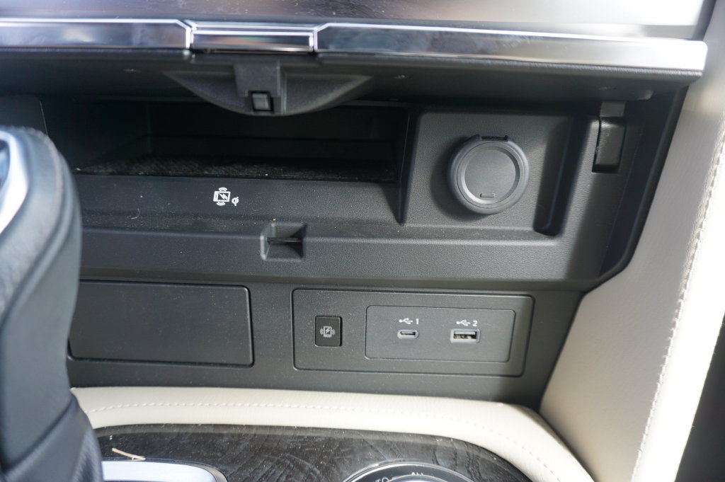 Used 2023 INFINITI QX80 Sensory w/ Cargo Package AWD/4WD image 13