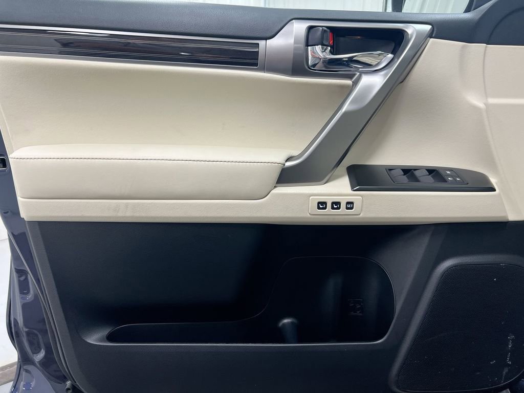 Used 2023 Lexus GX 460 Premium AWD/4WD image 17