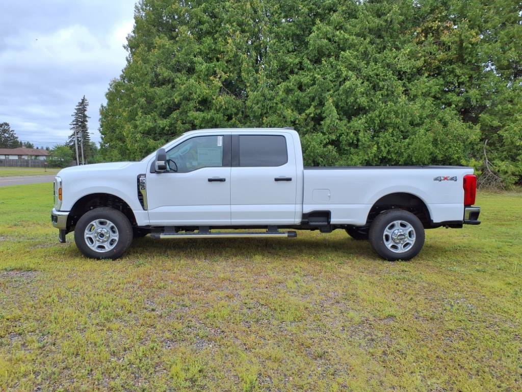 New 2026 Ford F350 XLT image 2