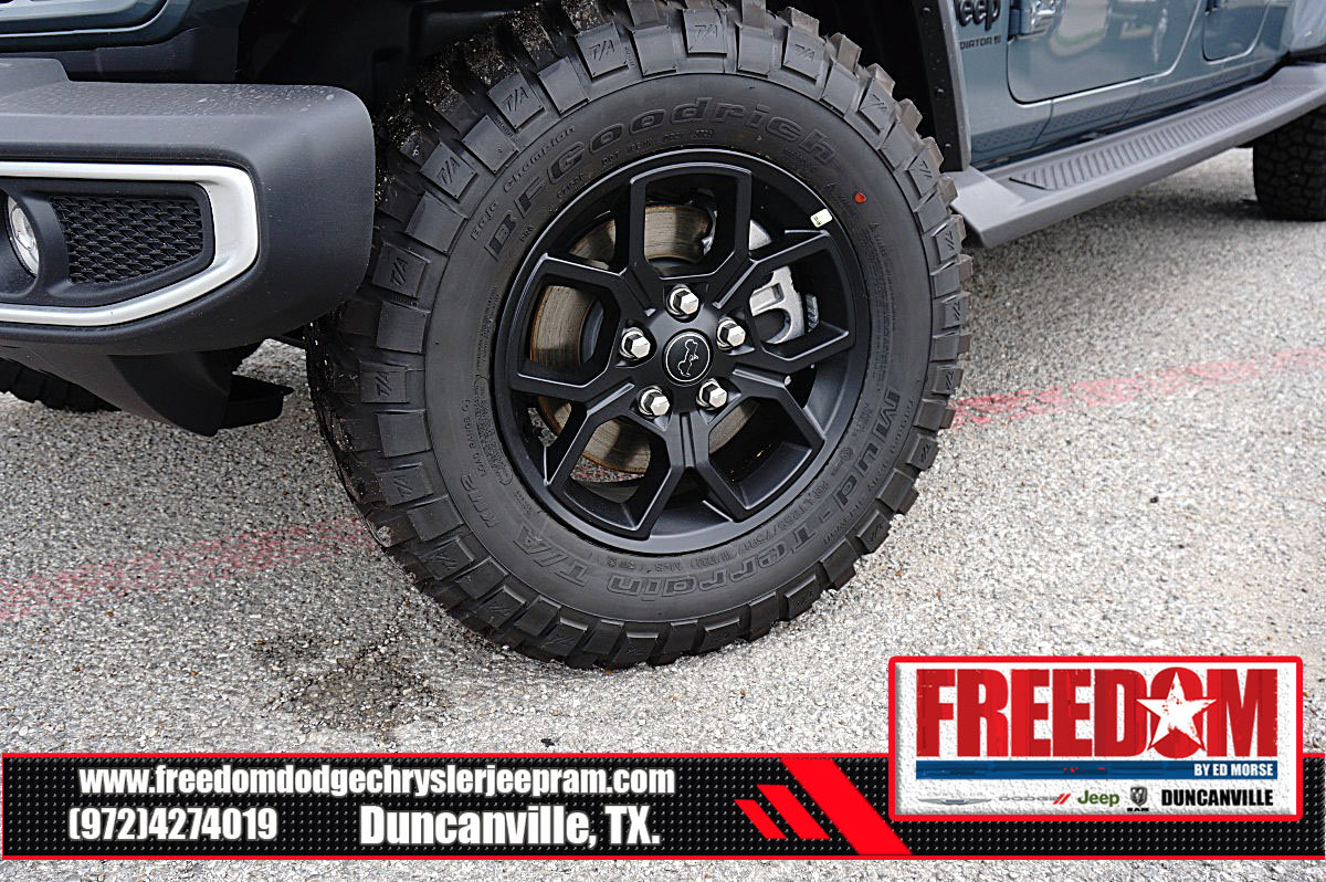 New 2026 Jeep Gladiator Sport AWD/4WD image 9