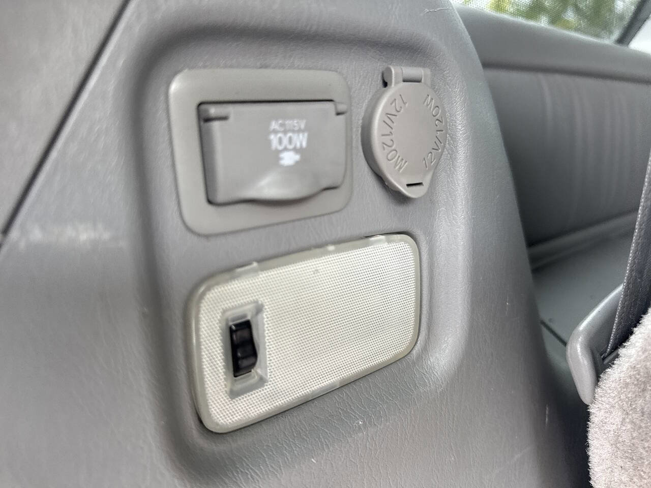 Used 2009 Toyota Sienna XLE Limited FWD image 33
