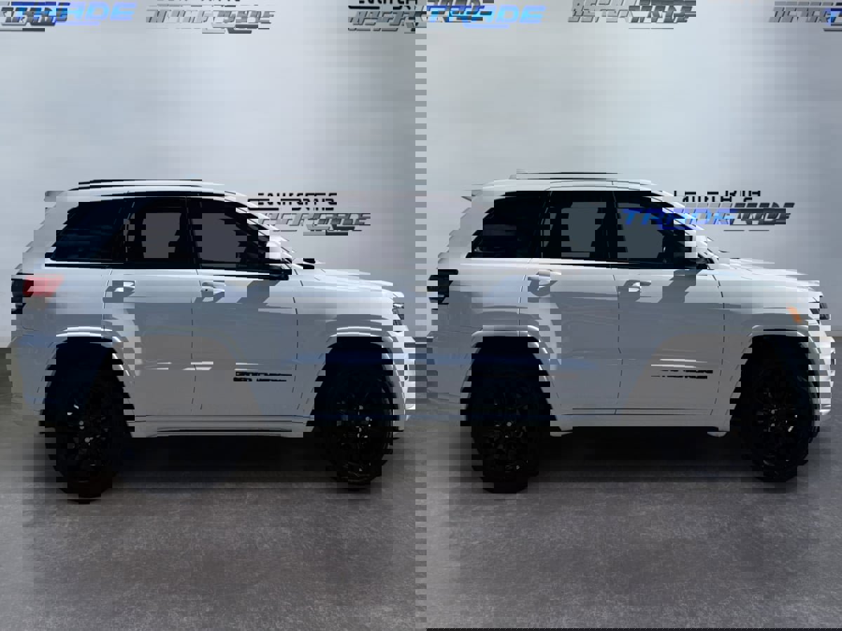 Used 2019 Jeep Grand Cherokee Altitude image 4