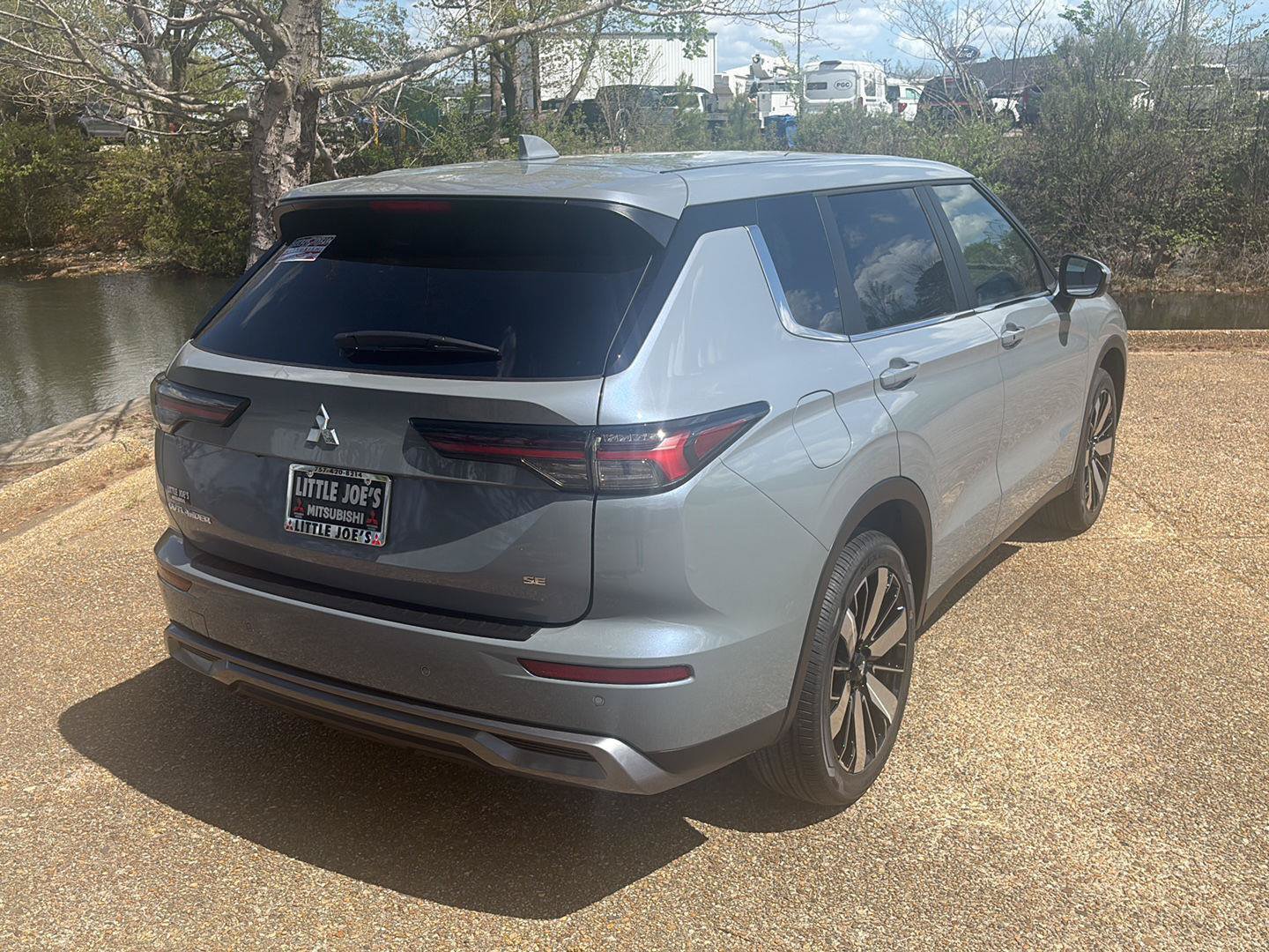 New 2026 Mitsubishi Outlander SE FWD image 5