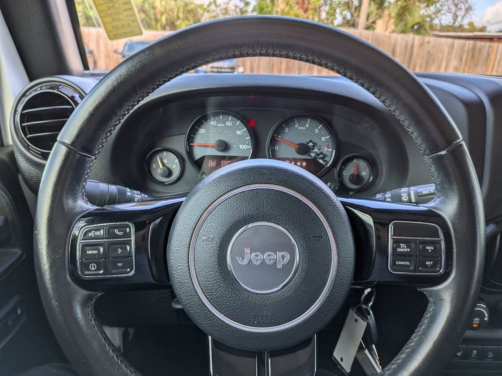 Used 2017 Jeep Wrangler Unlimited Sahara image 23