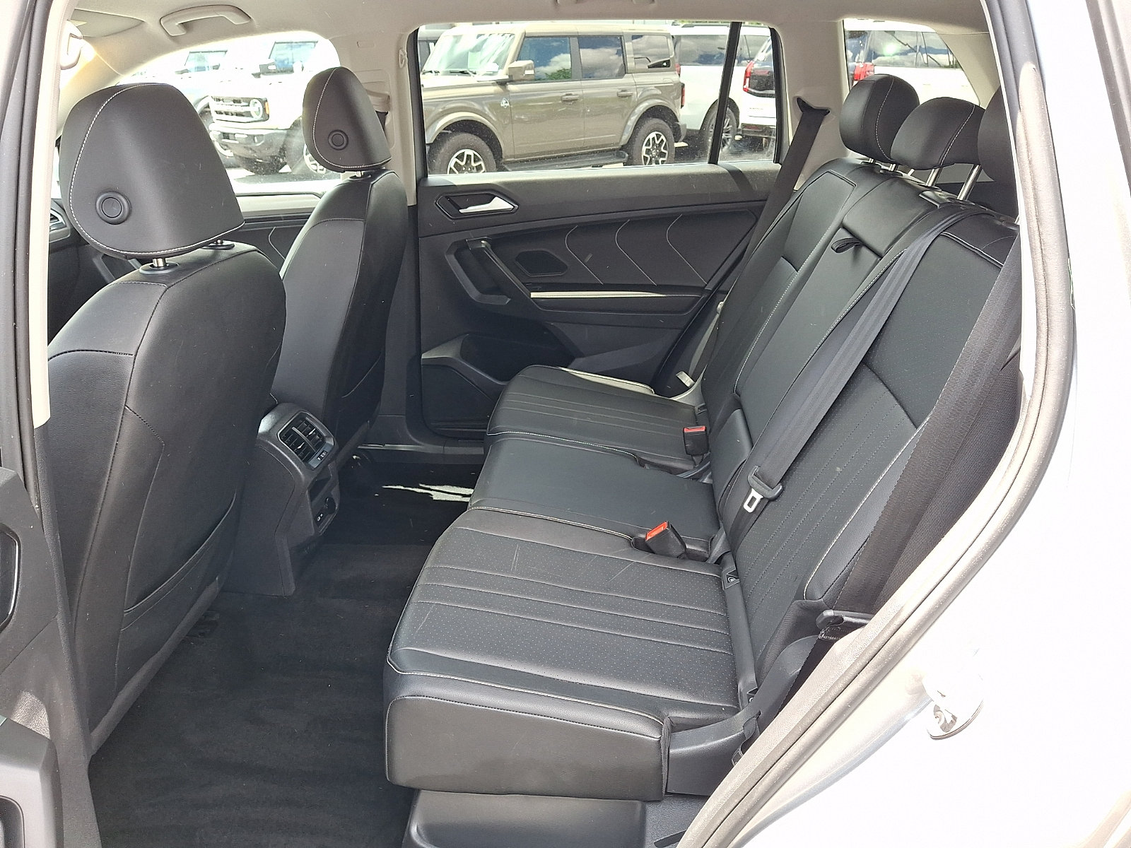 Used 2023 Volkswagen Tiguan SE AWD/4WD image 10