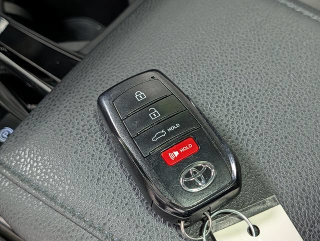 Used 2025 Toyota Camry XSE AWD/4WD image 28