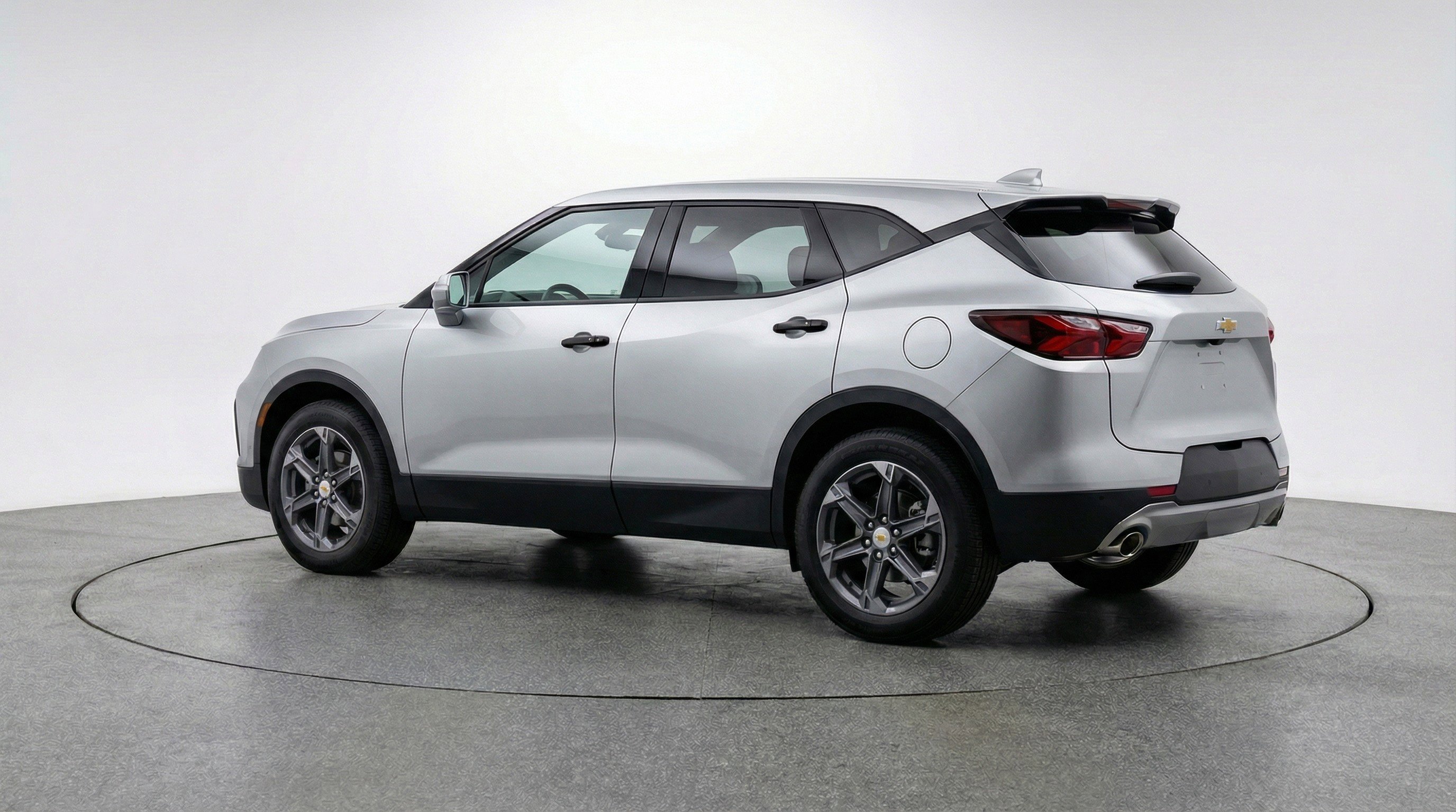 Used 2025 Chevrolet Blazer LT FWD image 6