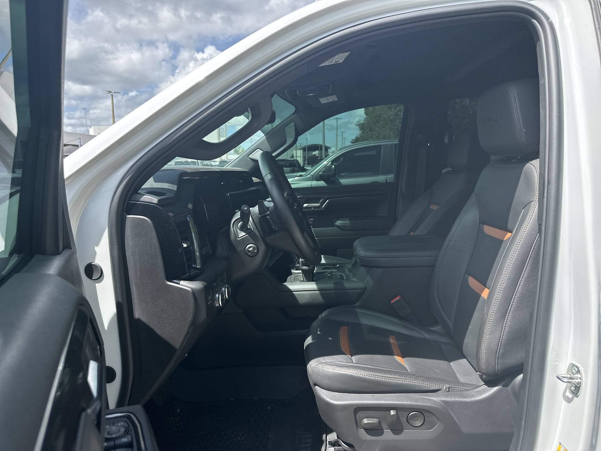 Certified 2024 GMC Sierra 1500 AT4 w/ Technology Package AWD/4WD image 10