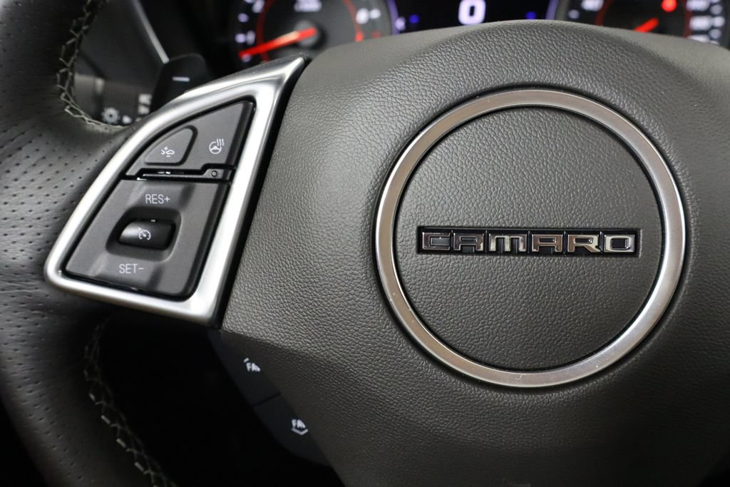 Used 2020 Chevrolet Camaro SS RWD image 8