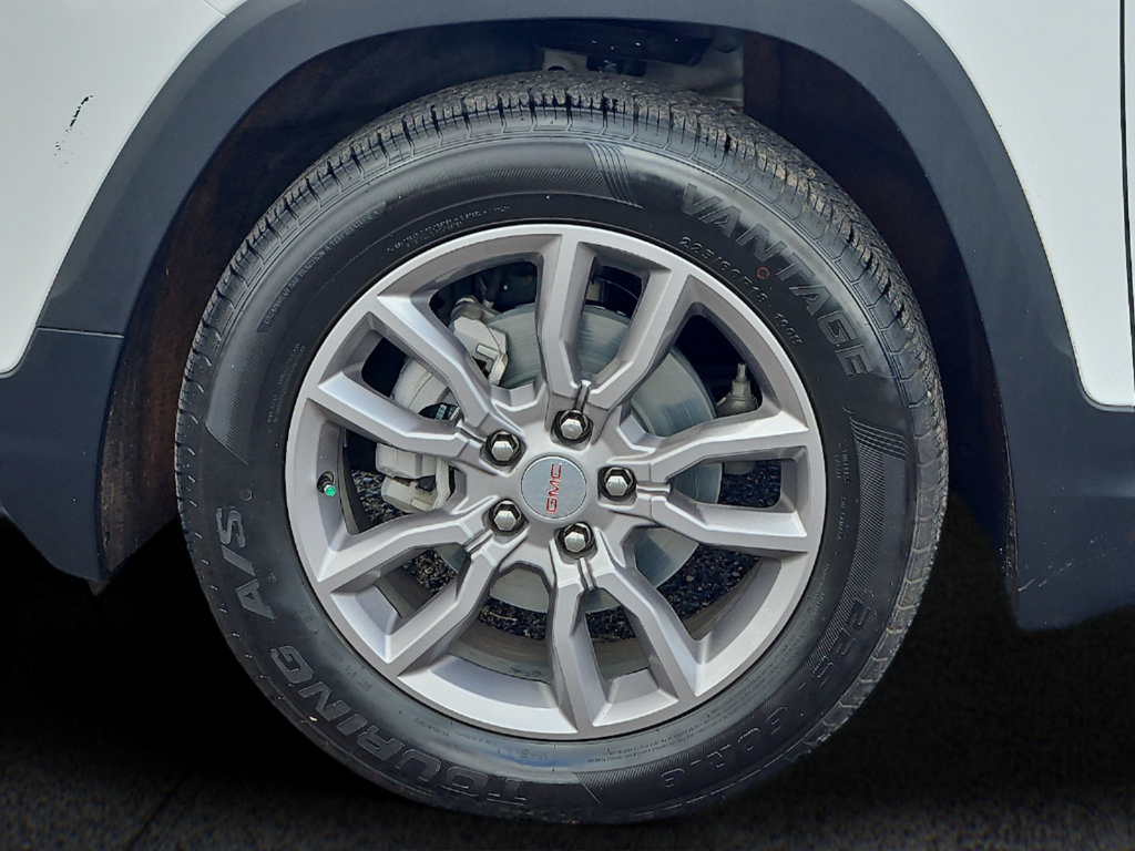 Used 2024 GMC Terrain SLT AWD/4WD image 8