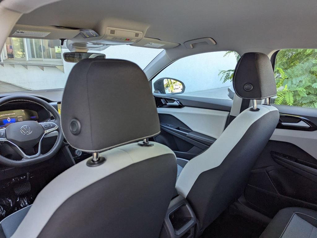Certified 2025 Volkswagen Taos S FWD image 16