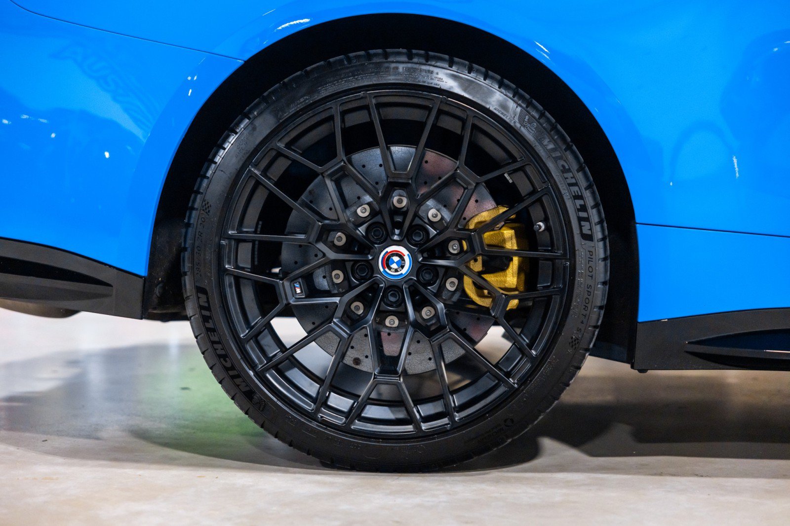 Used 2025 BMW M4 CS AWD/4WD image 30