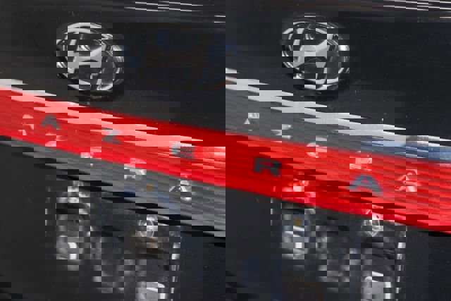 Used 2013 Hyundai Azera Limited w/ Technology Pkg image 6