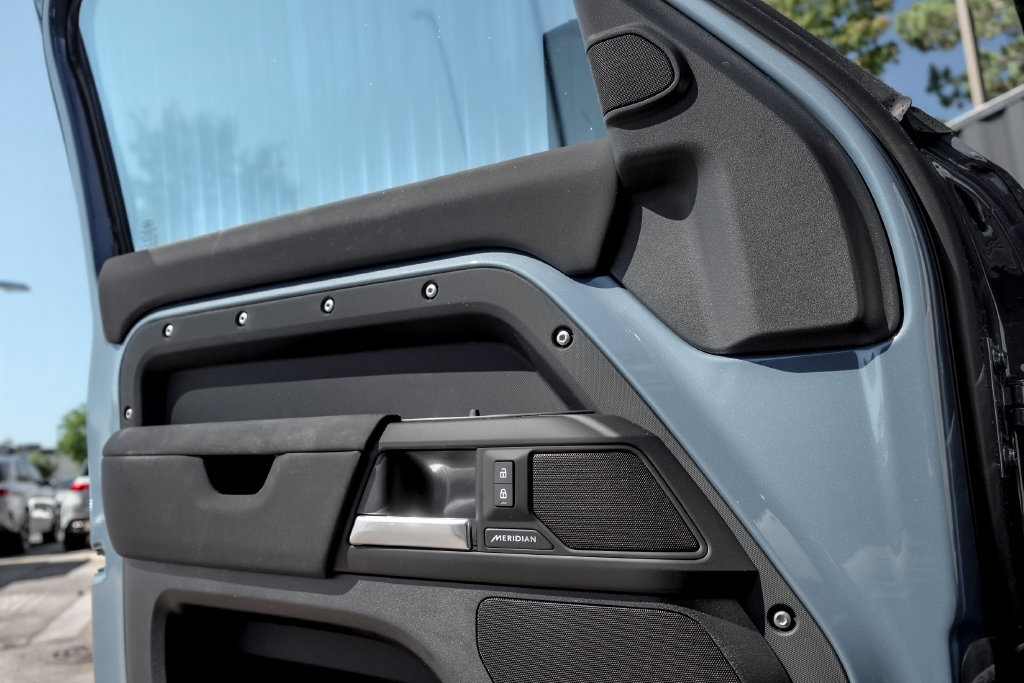 New 2026 Land Rover Defender 110 S AWD/4WD image 11