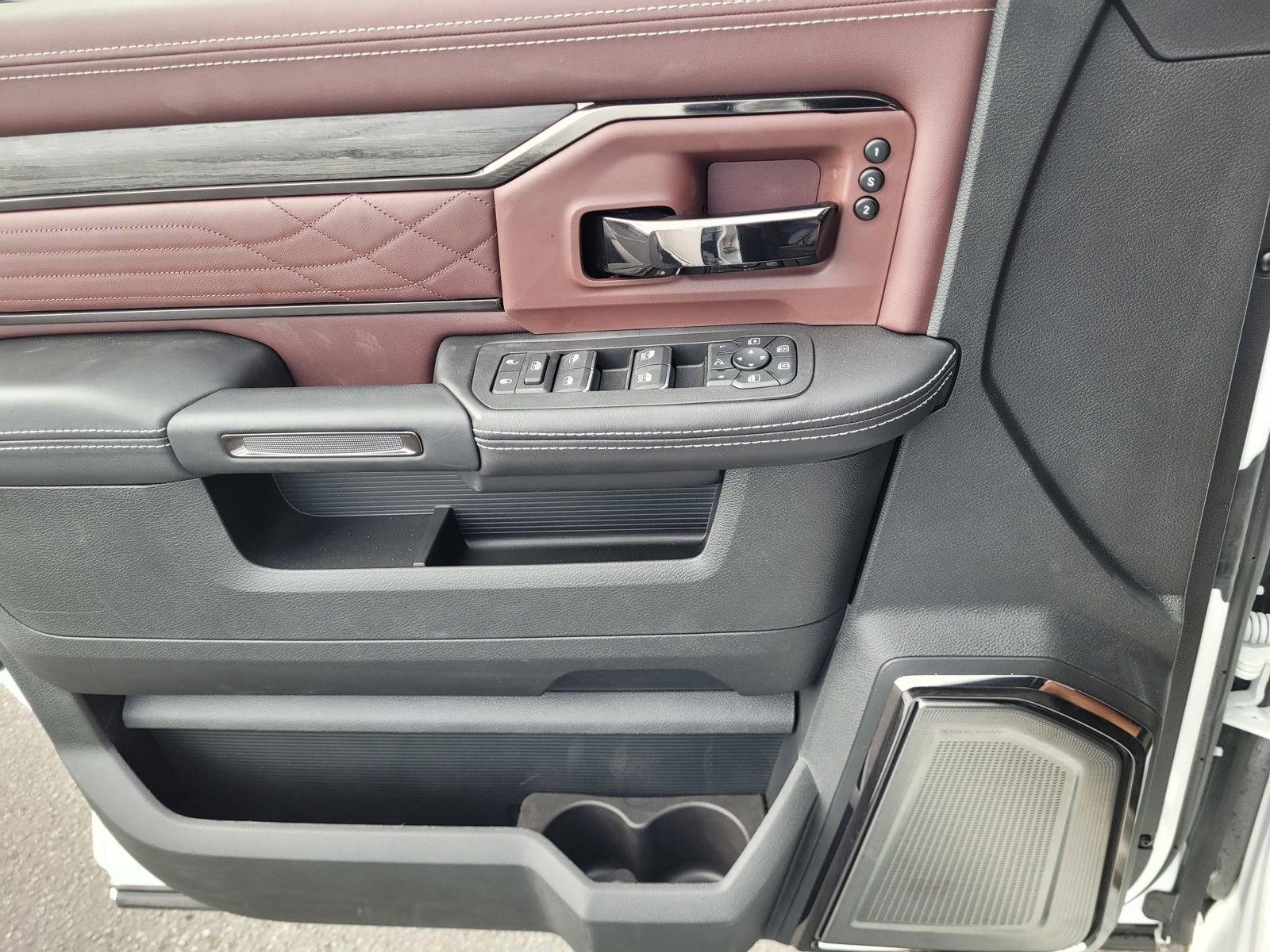 New 2026 RAM 3500 Limited AWD/4WD image 15