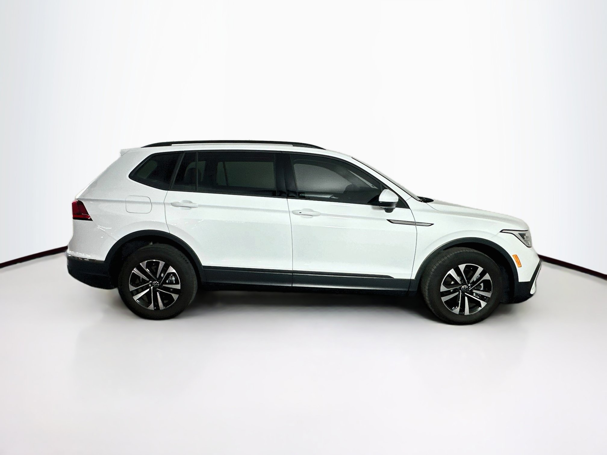 Used 2024 Volkswagen Tiguan S FWD image 10
