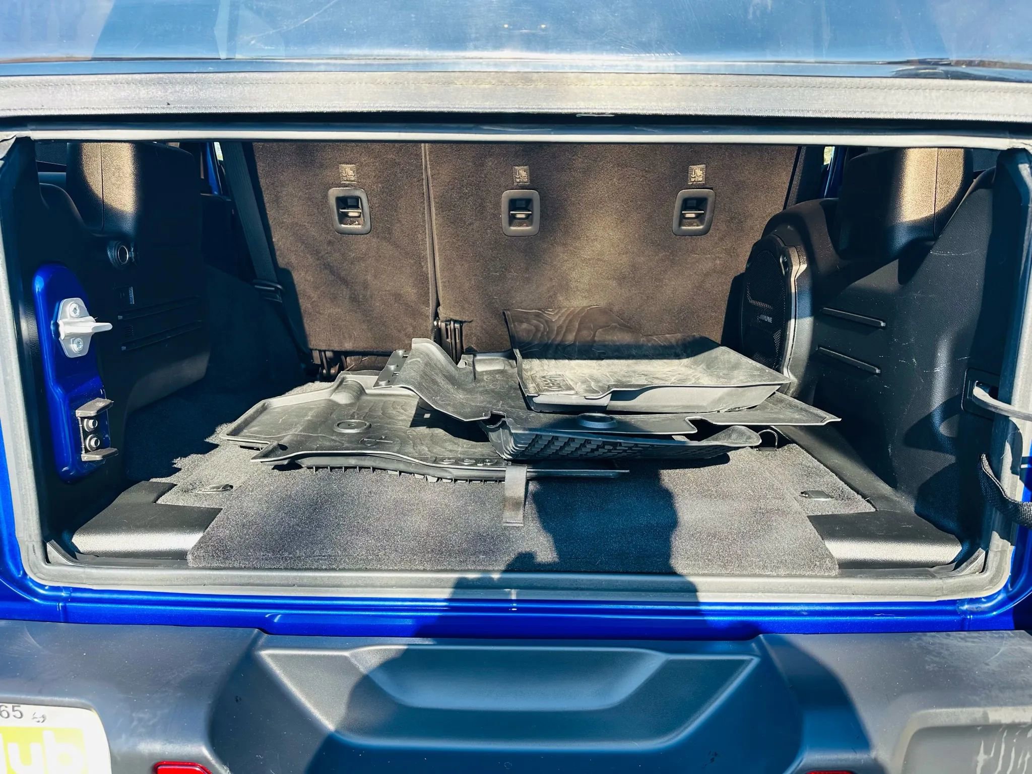 Used 2019 Jeep Wrangler Unlimited Sahara image 14