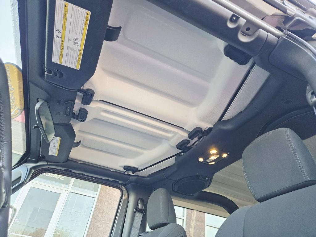 Used 2022 Jeep Wrangler Sport S image 12