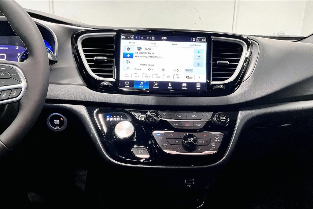 New 2026 Chrysler Voyager LX image 17