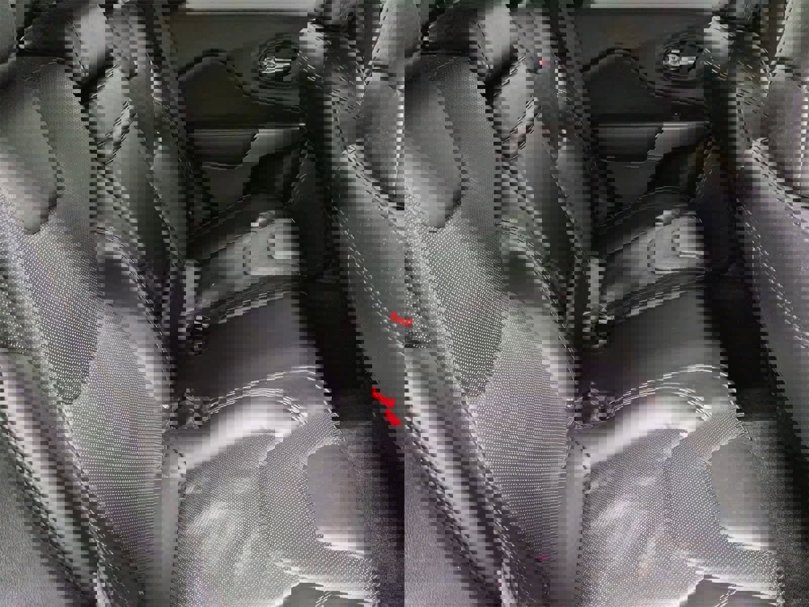 Used 2019 Jeep Cherokee Limited image 21