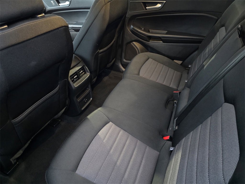 Used 2021 Ford Edge SE w/ Cargo Accessory Package image 19