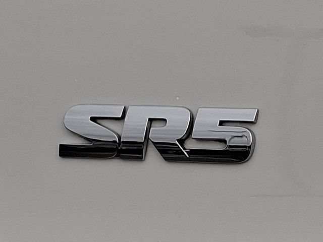 Used 2021 Toyota 4Runner SR5 Premium w/ Moonroof Package AWD/4WD image 29