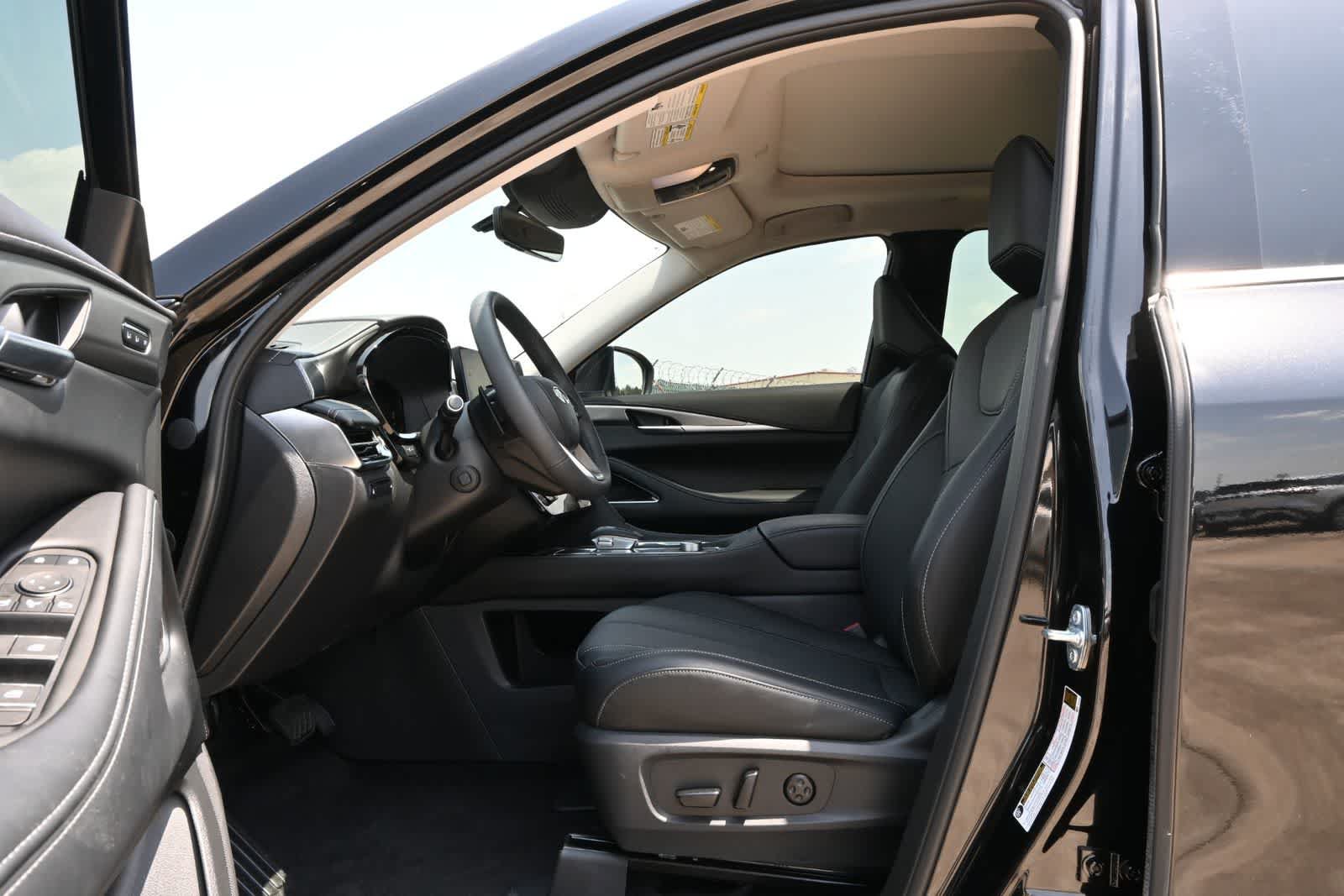 Certified 2026 INFINITI QX60 Luxe w/ Cargo Package AWD/4WD image 17