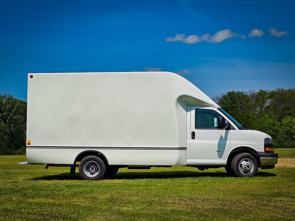 New 2026 GMC Savana 3500 w/ Power Convenience Package RWD image 2