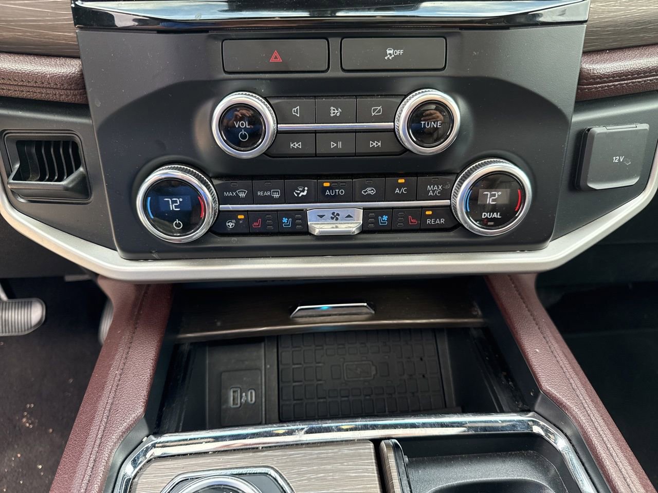 Used 2023 Ford Expedition Limited image 26