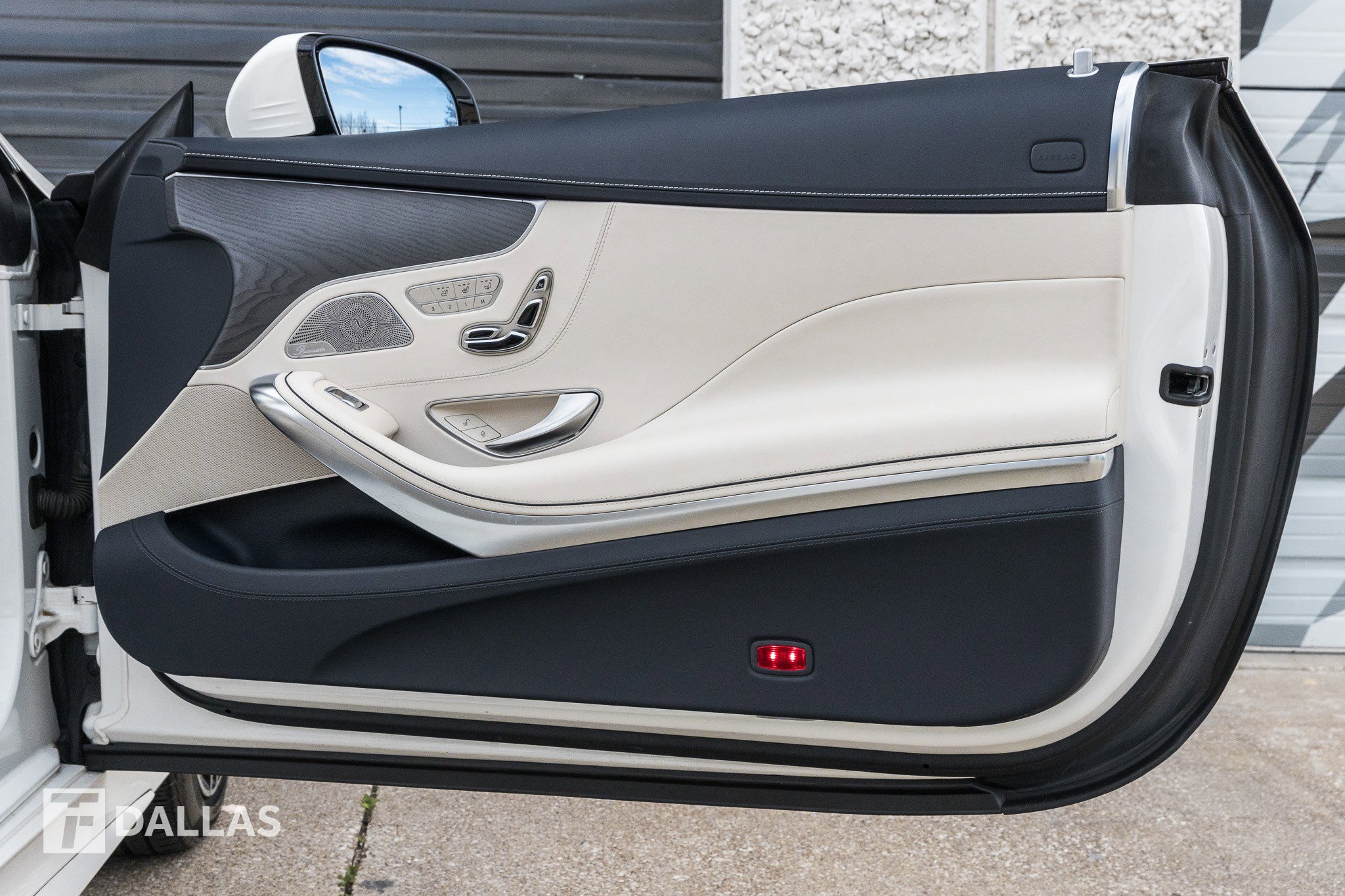 Used 2020 Mercedes-Benz S 560 Cabriolet image 31