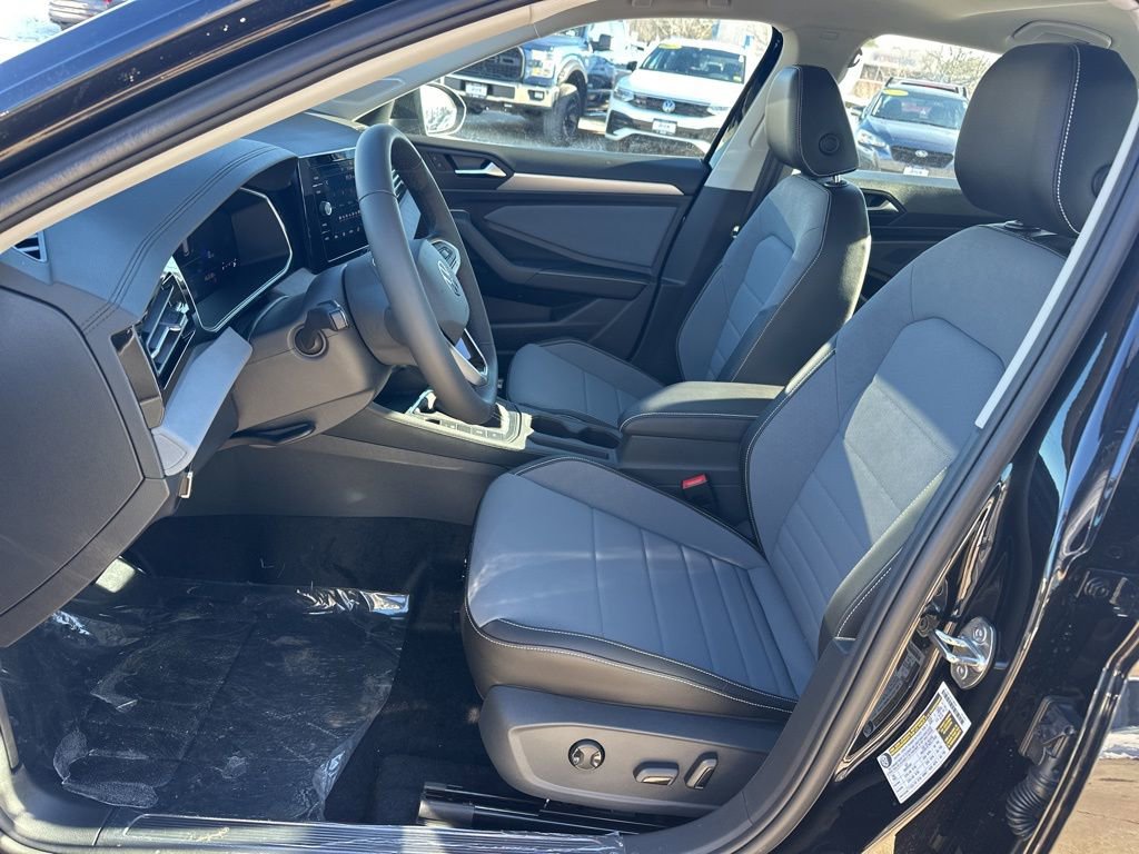 New 2026 Volkswagen Jetta SE image 9