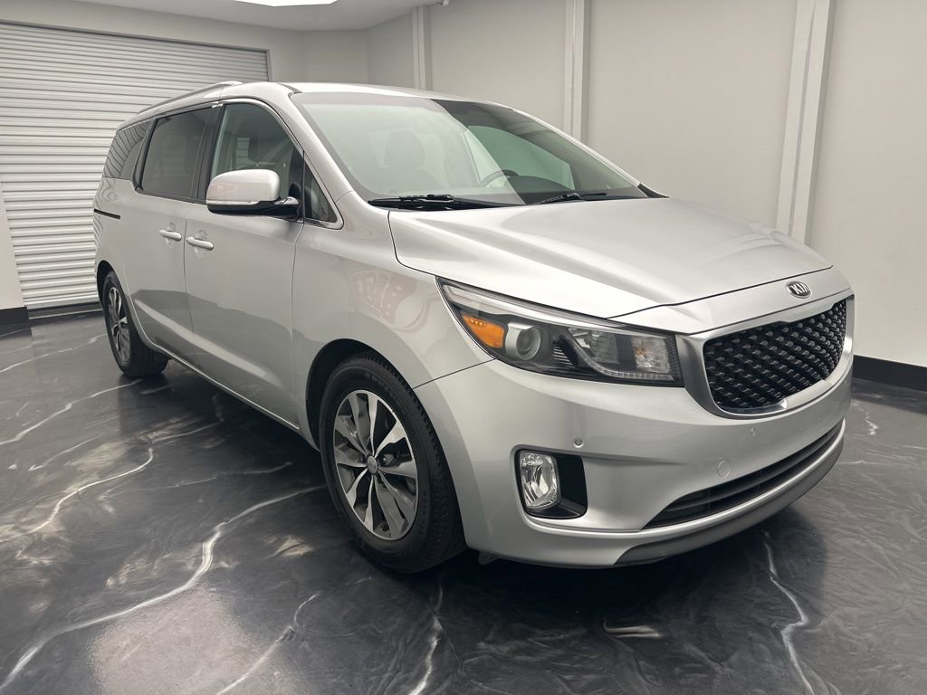 Used 2018 Kia Sedona SX image 2