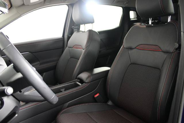 Certified 2025 Nissan Kicks SR FWD image 19