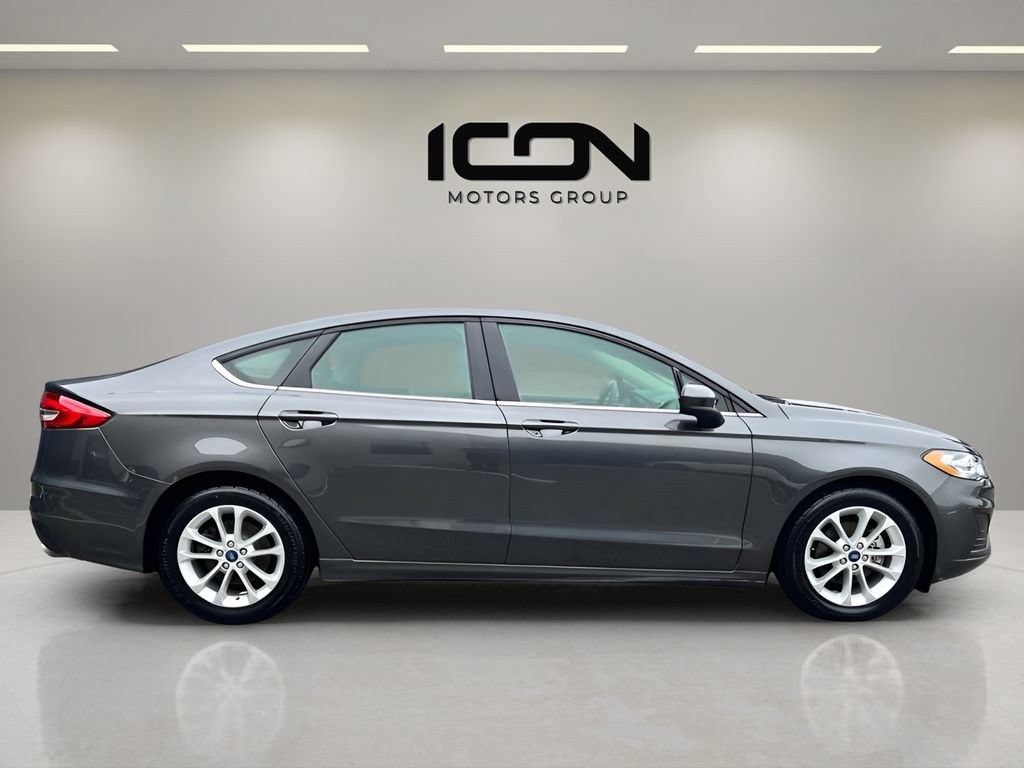 Used 2019 Ford Fusion SE FWD image 6