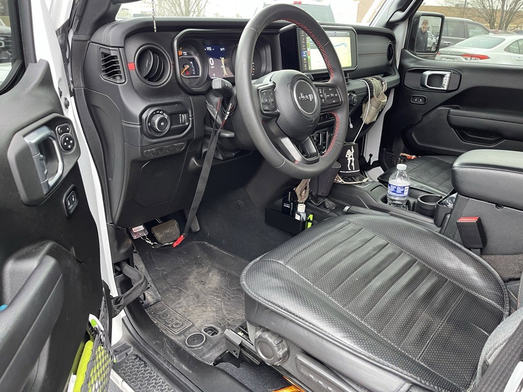 Used 2024 Jeep Wrangler Rubicon image 9