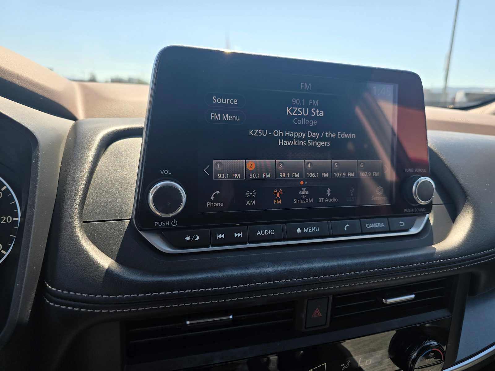 Used 2023 Nissan Rogue SV image 28