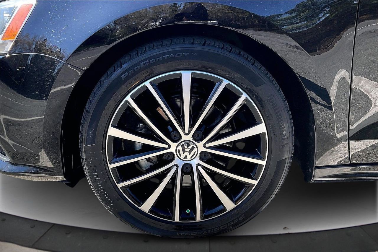 Used 2016 Volkswagen Jetta Sport image 32