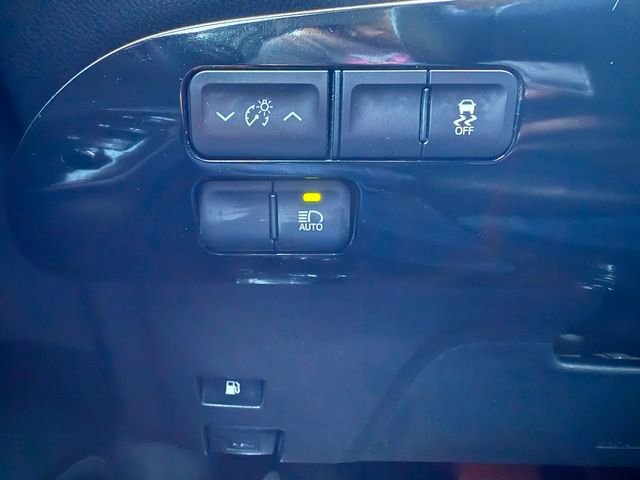 Used 2016 Toyota Prius Three Touring FWD image 12