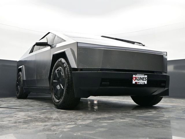 Used 2025 Tesla Cybertruck AWD Crew Cab image 20
