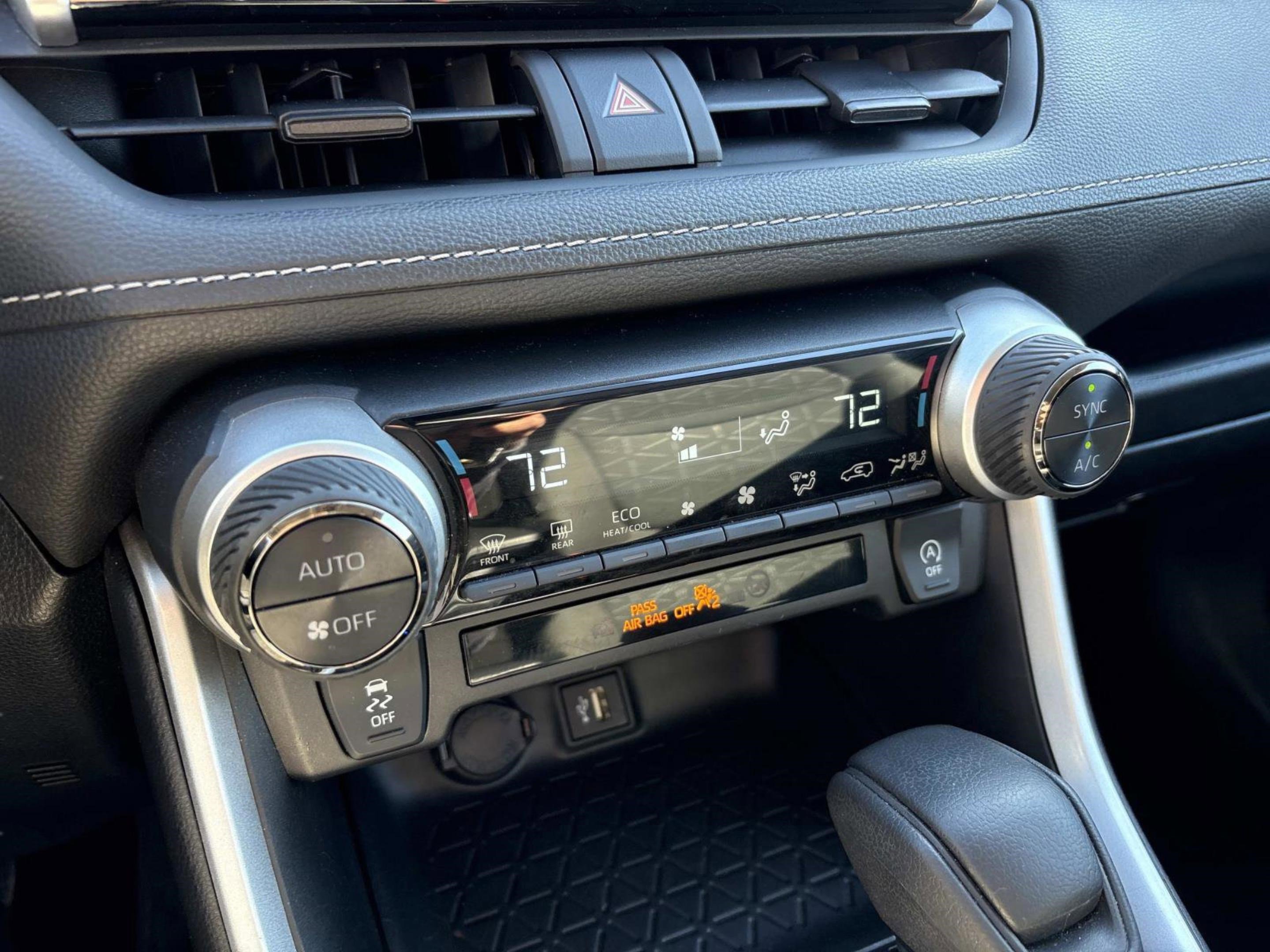 Used 2024 Toyota RAV4 XLE image 27