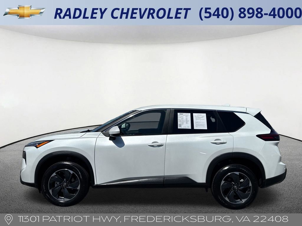 Used 2025 Nissan Rogue SV AWD/4WD image 17