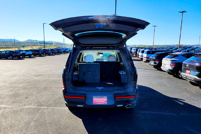 Used 2024 Hyundai Santa Fe SE AWD/4WD image 32