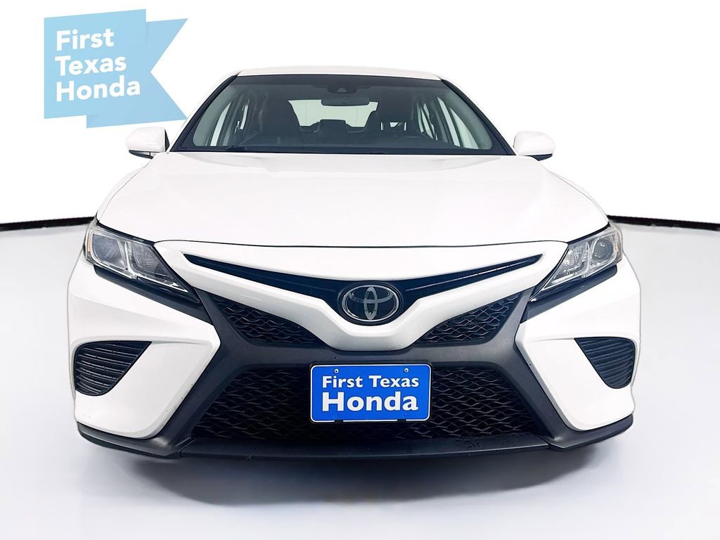 Used 2019 Toyota Camry SE image 2